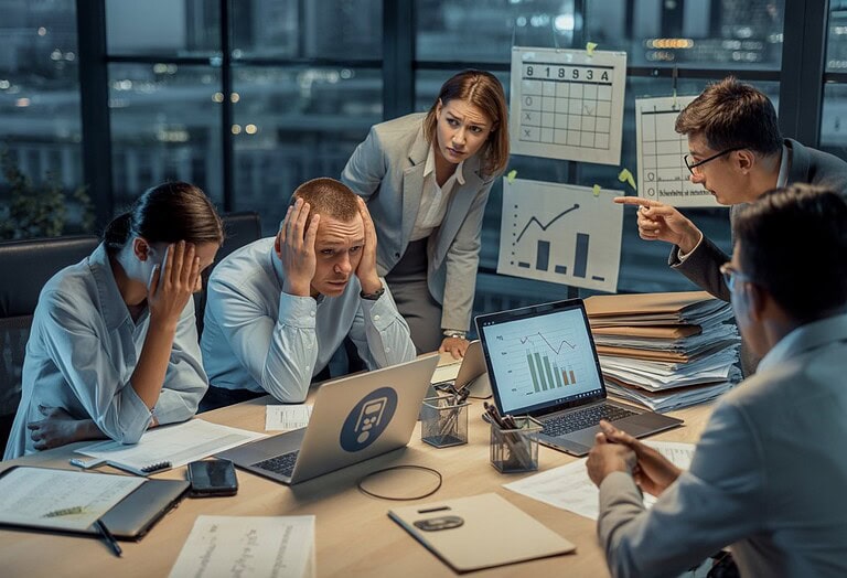 Mittelstand am Abgrund: Energiepreise, Bürokratie & Fachkräftemangel – Die Lage 2025 4 v2 14xhb0 ocpjf