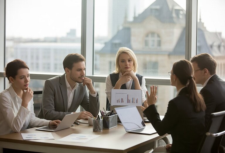 Vier-Tage-Woche bei vollem Lohn: Auswirkungen und Perspektiven für Deutschland 1 v2 14xhma 07li8